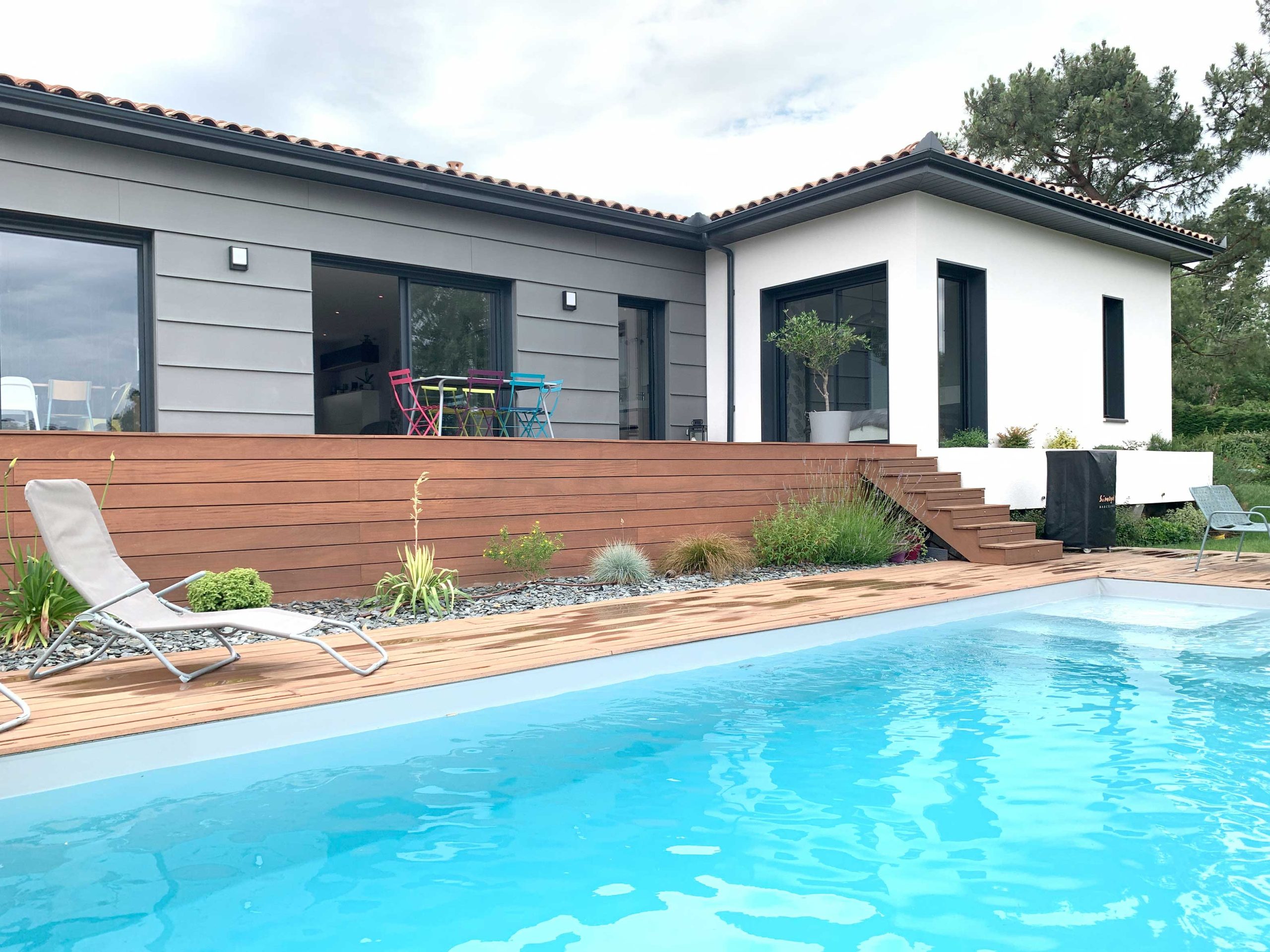 Construction d’une maison contemporaine avec piscine à Lacroix-Falgarde (31)