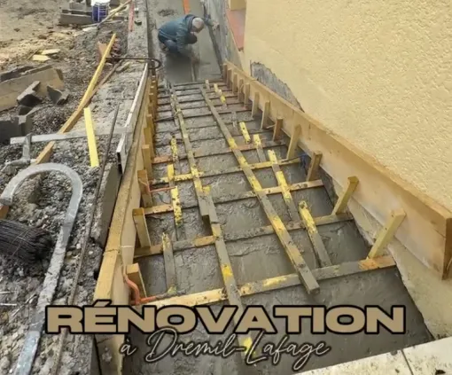 Réaménagement extérieur d’une maison à Drémil-Lafage : création d’un escalier en béton balayé par un architecte, Toulouse, Architecture & Concept